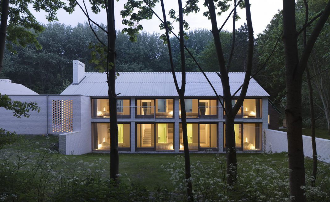 SN 030 HOUSEINTHEWOODS IMAGE03 CREDIT Frank van de Salm